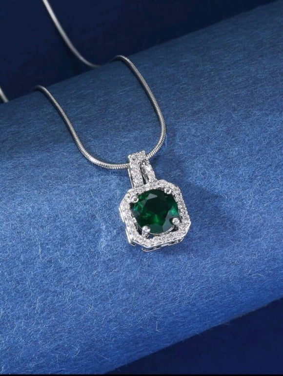 Collar turco piedra verde imitación diamante, color plateado